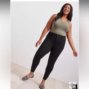 Torrid Skinny Studio Luxe Ponte Mid-Rise Pant